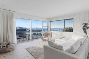Tranquil Top-Floor Apartment Breathtaking Views